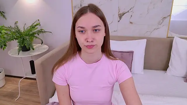 Snapshot of AmadaReine chatting on 10.03.25 AmadaReine online show from 10.03.25