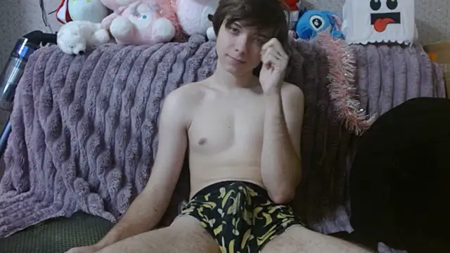 Snapshot of hilt_on_ chatting on 12.18.25 hilt on online show from 12.18.25