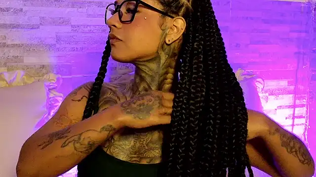 Snapshot of xbigpeach chatting on 05.18.26 xbigpeach online show from 05.18.26