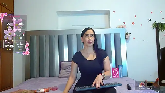 Snapshot of cortney_tayler chatting on 11.26.25 cortney tayler online show from 11.26.25