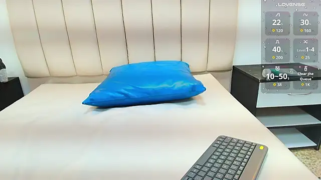 agatha fit online show from 01.31.26