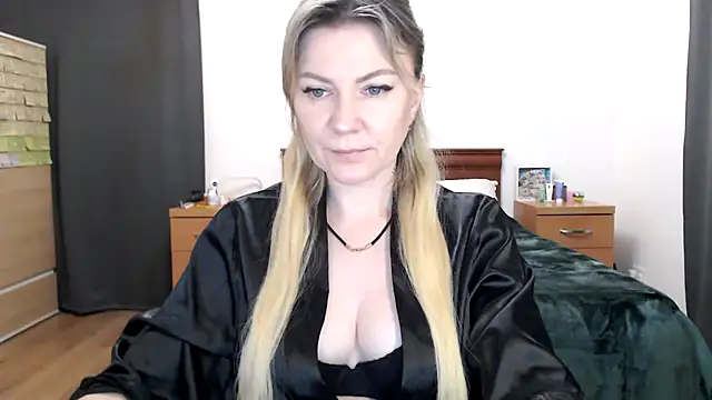 ParadiseAlina online show from 10.19.25