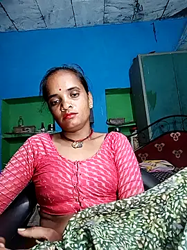 Snapshot of Hotwera chatting on 09.12.25 Hotwera online show from 09.12.25