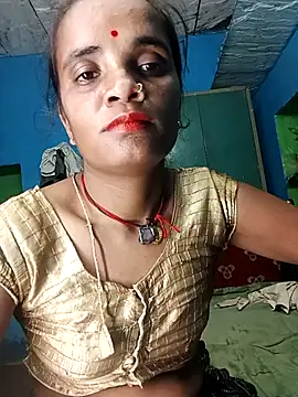 Snapshot of Hotwera chatting on 09.21.25 Hotwera online show from 09.21.25