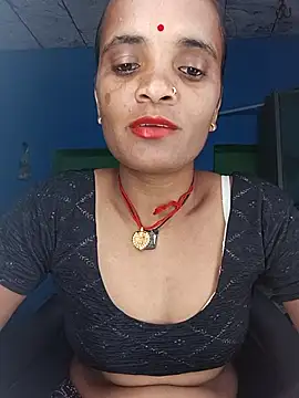 Snapshot of Hotwera chatting on 10.06.25 Hotwera online show from 10.06.25