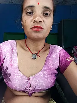 Snapshot of Hotwera chatting on 10.07.25 Hotwera online show from 10.07.25