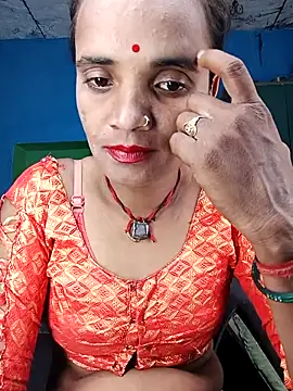 Snapshot of Hotwera chatting on 10.14.25 Hotwera online show from 10.14.25