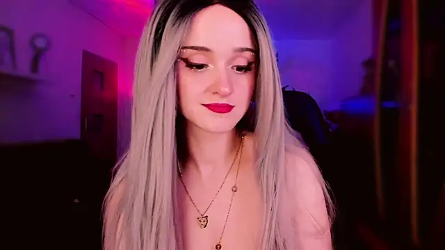 Snapshot of MistressJolie chatting on 02.10.26 MistressJolie online show from 02.10.26