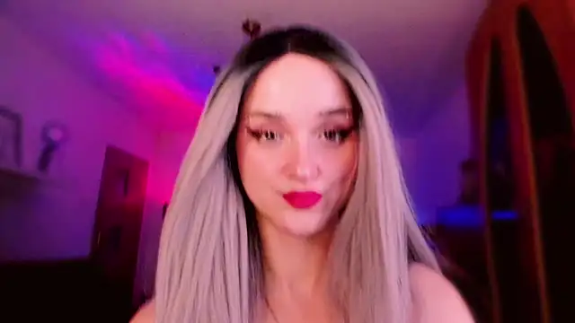 Snapshot of MistressJolie chatting on 02.12.26 MistressJolie online show from 02.12.26