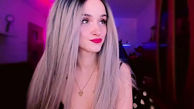 Snapshot of MistressJolie chatting on 02.20.26 MistressJolie online show from 02.20.26