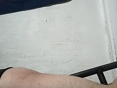 Snapshot of Elkato69 chatting on 09.10.25 Elkato69 online show from 09.10.25