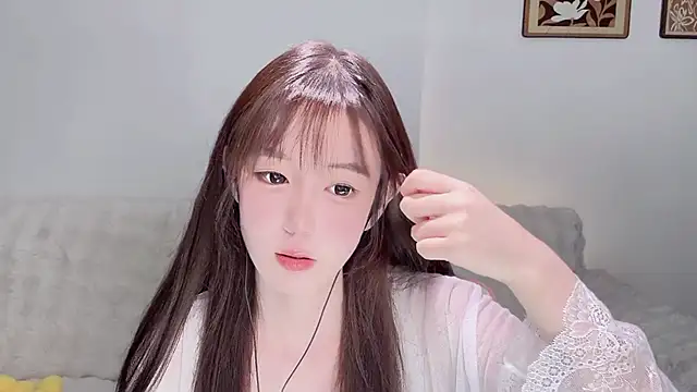 Snapshot of Xiao-runbao chatting on 11.01.25 Xiao-runbao online show from 11.01.25