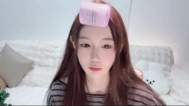 Snapshot of Xiao-runbao chatting on 11.03.25 Xiao-runbao online show from 11.03.25