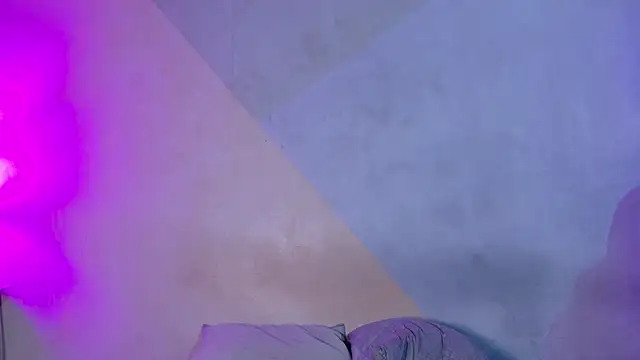 Snapshot of Laura_and_Kevin chatting on 09.21.25 Laura and Kevin online show from 09.21.25