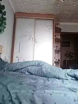 GlamMilena online show from 10.31.25