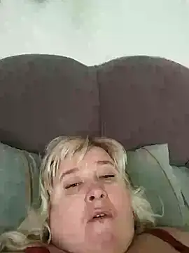 GlamMilena online show from 12.17.25