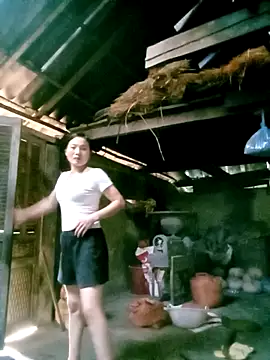 ngan-cute online show from 10.11.25