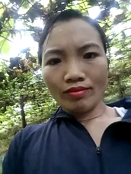 ngan-cute online show from 10.14.25