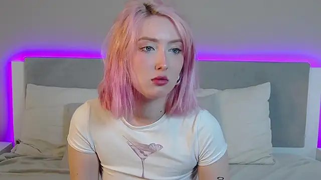 Snapshot of MarianeSun chatting on 05.29.26 MarianeSun online show from 05.29.26