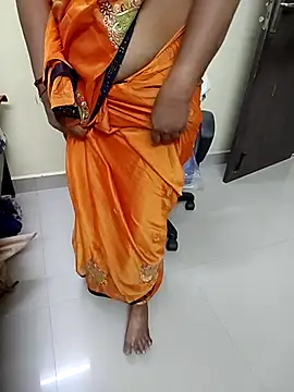 Snapshot of tamilmaha12 chatting on 09.14.25 tamilmaha12 online show from 09.14.25