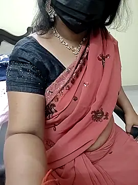 Snapshot of tamilmaha12 chatting on 11.03.25 tamilmaha12 online show from 11.03.25