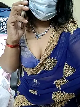 Snapshot of tamilmaha12 chatting on 11.08.25 tamilmaha12 online show from 11.08.25