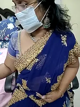 Snapshot of tamilmaha12 chatting on 11.11.25 tamilmaha12 online show from 11.11.25