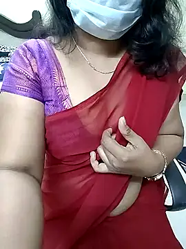 Snapshot of tamilmaha12 chatting on 11.19.25 tamilmaha12 online show from 11.19.25