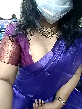 Snapshot of tamilmaha12 chatting on 11.28.25 tamilmaha12 online show from 11.28.25