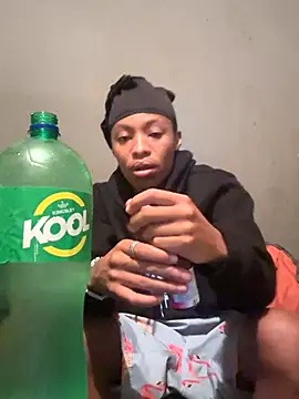 Snapshot of Tookey012 chatting on 09.27.25 Tookey012 online show from 09.27.25