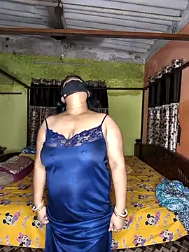 Snapshot of Smile-quien chatting on 10.23.25 Smile-quien online show from 10.23.25