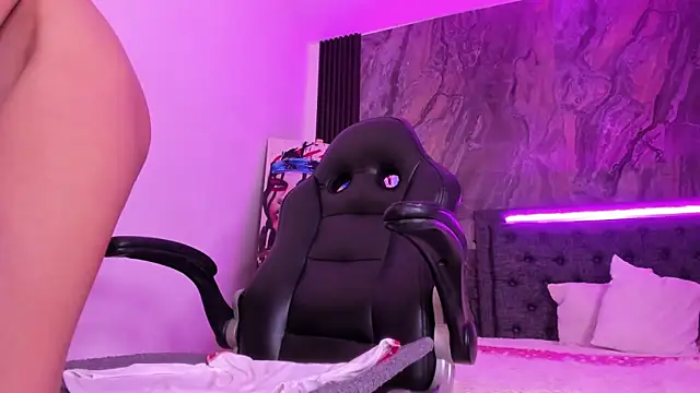 Mia Clay1 online show from 04.17.26