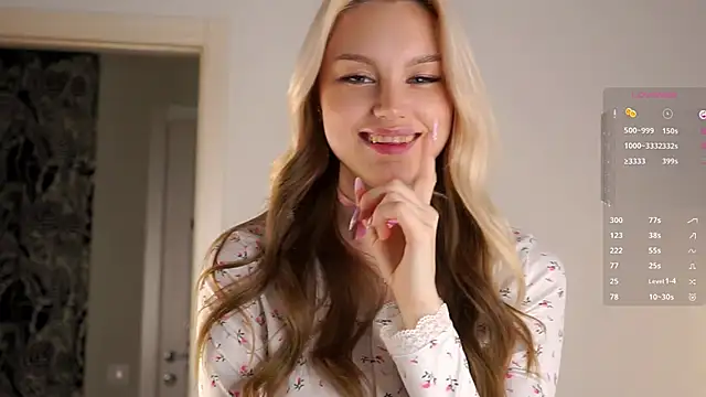 Snapshot of CherieSprinzl chatting on 09.28.25 CherieSprinzl online show from 09.28.25