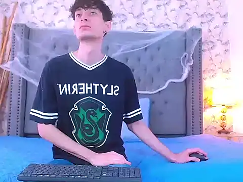 Snapshot of Luke_Carter chatting on 11.01.25 Luke Carter online show from 11.01.25