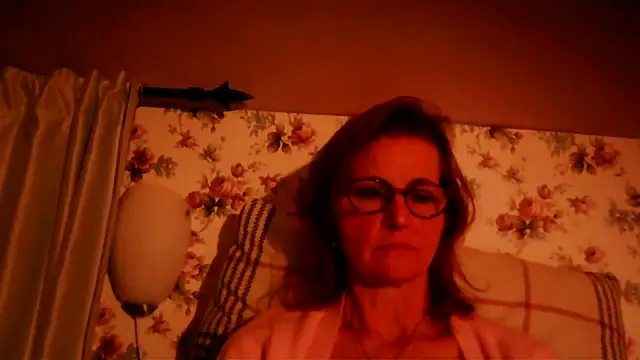 Snapshot of Valinella chatting on 02.20.26 Valinella online show from 02.20.26