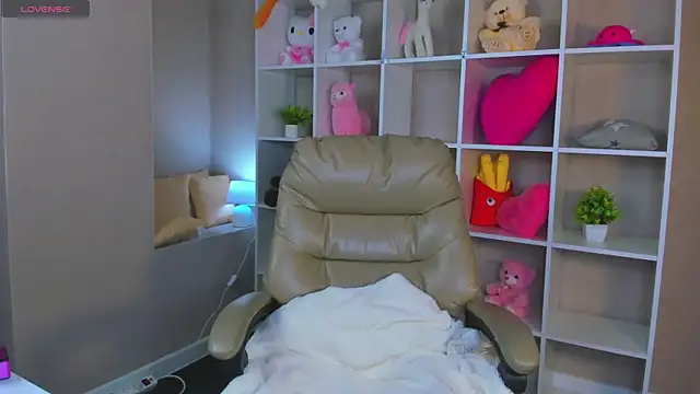 Snapshot of Lynn_Martin chatting on 09.26.25 Lynn Martin online show from 09.26.25