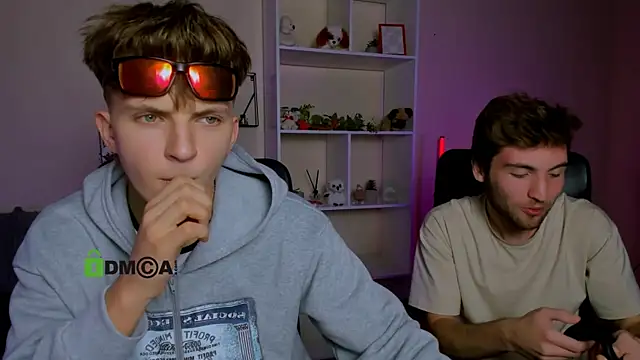 travis wolf  online show from 10.04.25