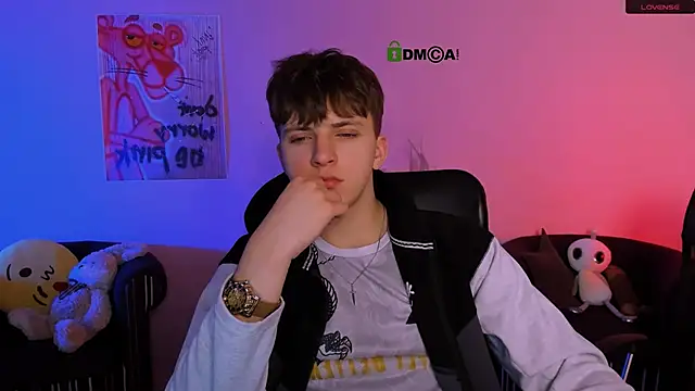 travis wolf  online show from 01.07.26