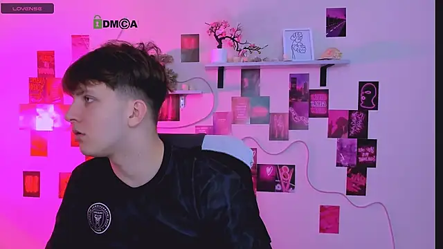 travis wolf  online show from 04.15.26