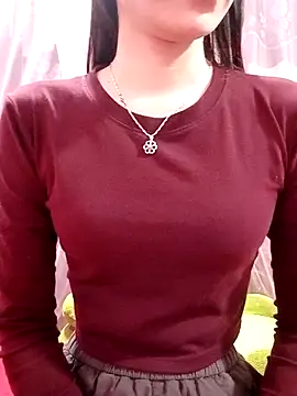 CherryBeii online show from 11.23.25