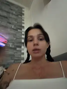 Snapshot of VendiMur chatting on 07.14.26 VendiMur online show from 07.14.26