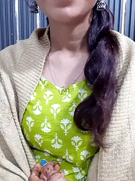 Snapshot of siya_rani67 chatting on 10.15.25 siya rani67 online show from 10.15.25