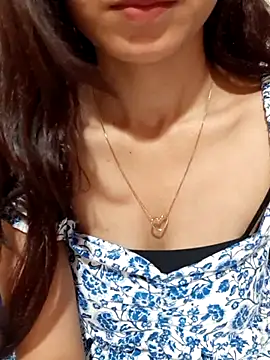 Snapshot of siya_rani67 chatting on 10.22.25 siya rani67 online show from 10.22.25