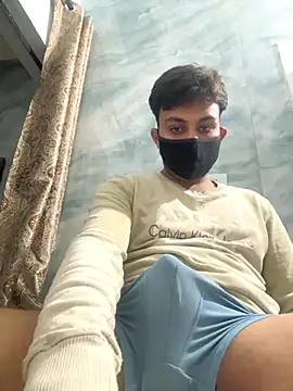 Snapshot of playboyxxx1905 chatting on 11.28.25 playboyxxx1905 online show from 11.28.25