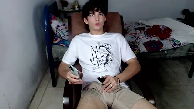 Snapshot of big_lunatic chatting on 11.26.25 big lunatic online show from 11.26.25