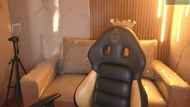  Charlotte Collins  online show from 12.02.25