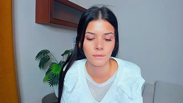 Snapshot of JoCauterucci chatting on 10.11.25 JoCauterucci online show from 10.11.25