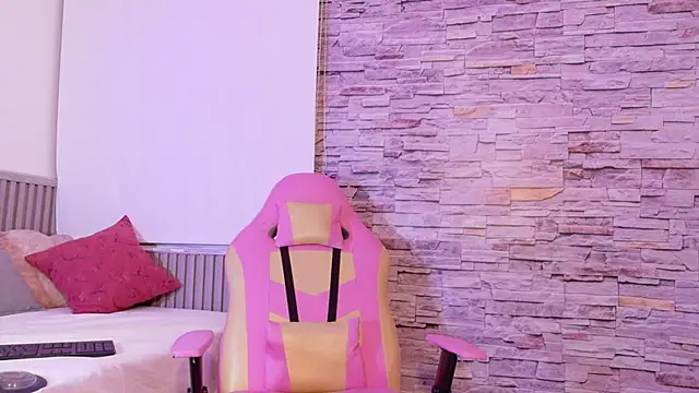 Snapshot of liz_monserrat_1 chatting on 11.10.25 liz monserrat 1 online show from 11.10.25