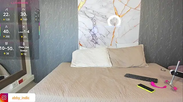 Snapshot of Liss-Reyes chatting on 10.11.25 Liss-Reyes online show from 10.11.25