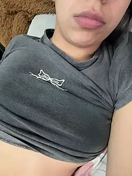 Snapshot of lulizoee chatting on 07.17.26 lulizoee online show from 07.17.26